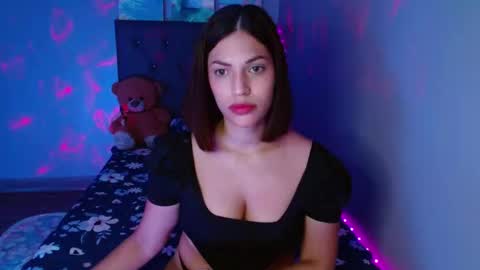 Perla online show from March 7, 4:24 am