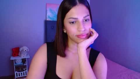 Perla online show from September 26, 1:09 am