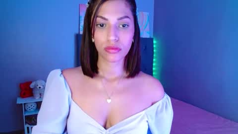 Perla online show from October 11, 1:27 am