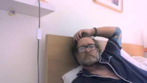 fantasying01 online show from September 17, 5:53 am