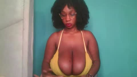 Snapshot of fantasymelons1 chatting on October 20, 12:16 pm Fantasy melons online show from October 20, 12:16 pm