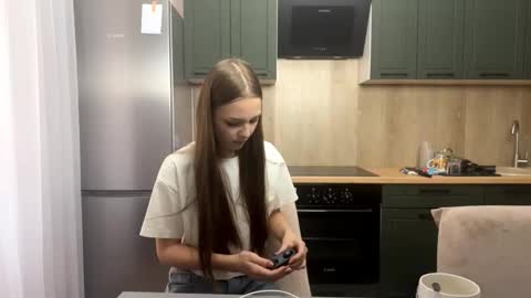 Snapshot of farahmantifel chatting on October 9, 12:58 pm Anna Scovich online show from October 9, 12:58 pm