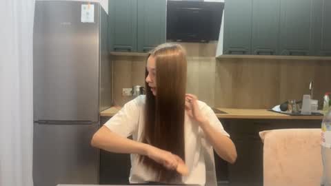 Snapshot of farahmantifel chatting on October 12, 11:31 am Anna Scovich online show from October 12, 11:31 am