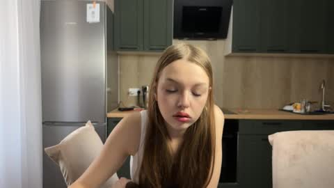 Snapshot of farahmantifel chatting on October 14, 12:50 pm Anna Scovich online show from October 14, 12:50 pm