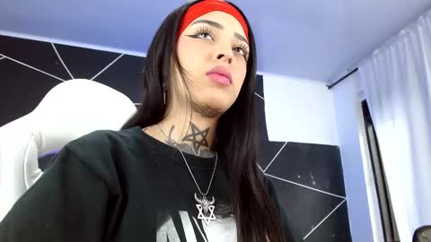 Snapshot of farichell chatting on December 15, 8:24 pm fari online show from December 15, 8:24 pm