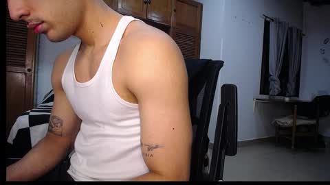 Snapshot of farid_24 chatting on May 20, 12:50 am farid_24 online show from May 20, 12:50 am