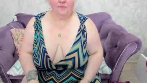 Snapshot of fashiona chatting on January 19, 8:50 am fashiona online show from January 19, 8:50 am