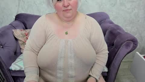 Snapshot of fashiona chatting on January 30, 3:44 am fashiona online show from January 30, 3:44 am