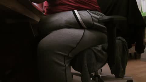 Snapshot of fat_bubble chatting on January 4, 4:43 pm Fat Bernd online show from January 4, 4:43 pm