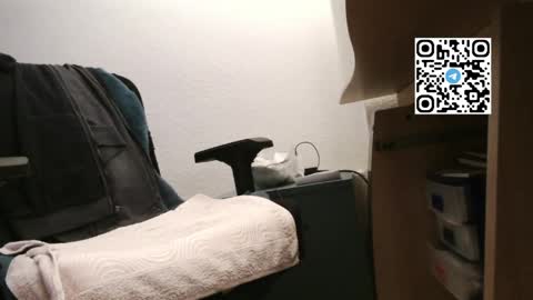 Snapshot of fat_bubble chatting on April 16, 6:09 pm Fat Bernd online show from April 16, 6:09 pm