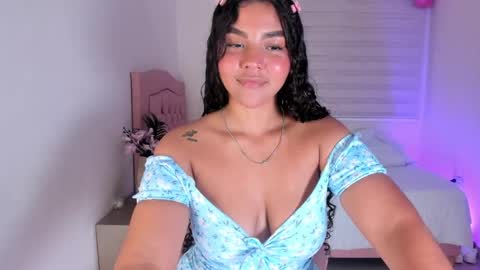 Zoe online show from May 22, 8:03 pm
