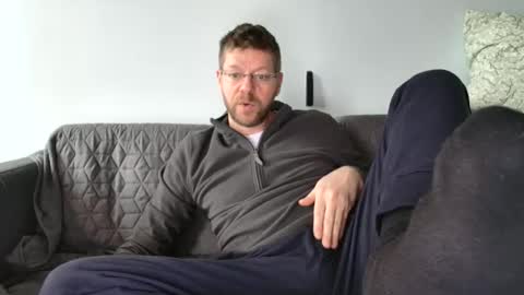 Snapshot of fattenmenow chatting on December 14, 12:44 pm fattenmenow online show from December 14, 12:44 pm