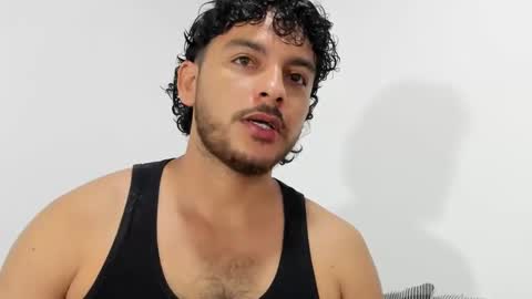 Snapshot of favid95 chatting on December 20, 4:31 am favid95 online show from December 20, 4:31 am