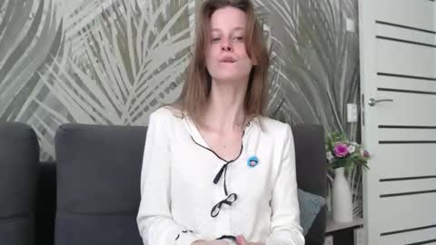 favoriteyour online show from April 1, 6:03 am