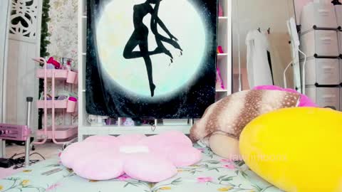 fawnmoonx online show from February 8, 7:37 am