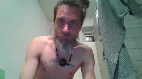 Snapshot of feelfemdom chatting on October 19, 10:43 pm feelfemdom online show from October 19, 10:43 pm