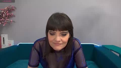 Laura online show from October 8, 2:53 am