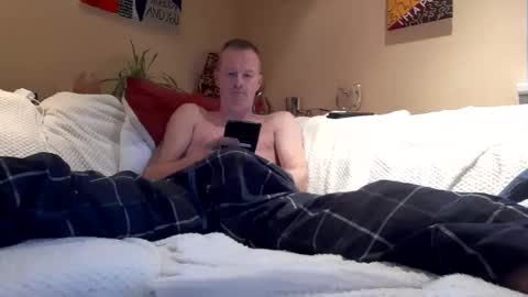 Snapshot of feetofflames26 chatting on December 16, 6:51 am Max online show from December 16, 6:51 am