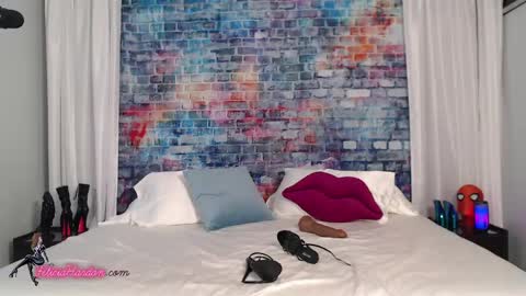 Snapshot of feliciahardon chatting on May 6, 9:20 pm Felicia Hardon online show from May 6, 9:20 pm