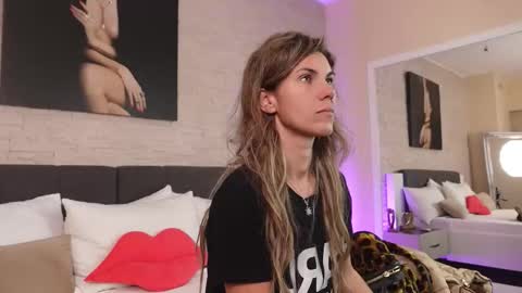 Snapshot of feliciakrige chatting on November 4, 11:04 pm FeliciaKrige online show from November 4, 11:04 pm