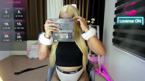 FELLY online show from March 4, 4:35 pm