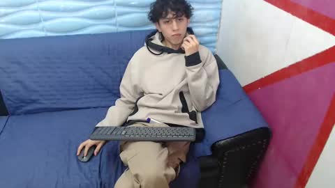 Felipe Browns online show from January 3, 1:03 pm