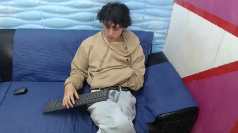 Felipe Browns online show from January 4, 1:10 pm