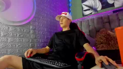 felipe fiire online show from June 23, 7:23 pm