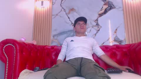 Felipe online show from June 2, 7:27 pm