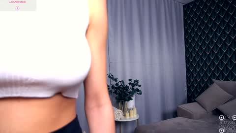 Hello im Nova online show from November 10, 4:22 am