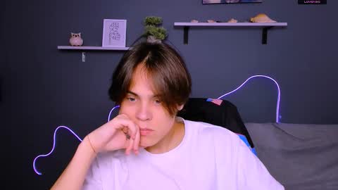 felix_dream_ online show from September 21, 8:27 am