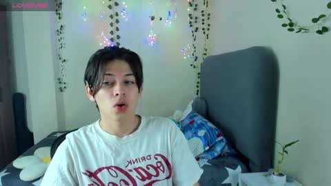 Snapshot of felix_leex chatting on December 1, 7:47 pm Felix leex online show from December 1, 7:47 pm