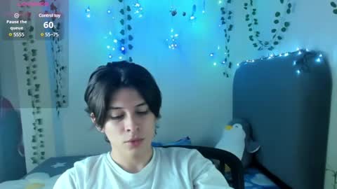 Snapshot of felix_leex chatting on December 14, 3:29 am Felix leex online show from December 14, 3:29 am
