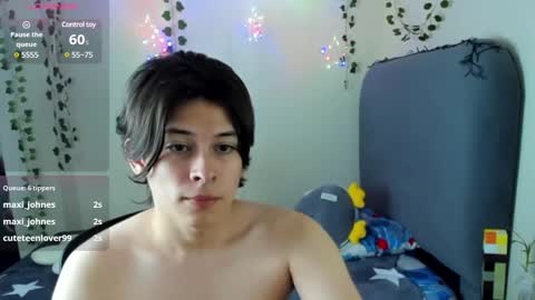 Snapshot of felix_leex chatting on December 15, 10:47 pm Felix leex online show from December 15, 10:47 pm