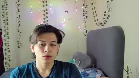 Snapshot of felix_leex chatting on February 15, 7:50 pm Felix leex online show from February 15, 7:50 pm