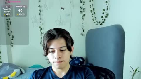 Snapshot of felix_leex chatting on March 1, 8:42 pm Felix leex online show from March 1, 8:42 pm