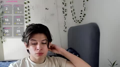 Snapshot of felix_leex chatting on March 4, 7:43 pm Felix leex online show from March 4, 7:43 pm