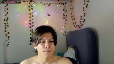 Snapshot of felix_leex chatting on March 6, 12:00 am Felix leex online show from March 6, 12:00 am