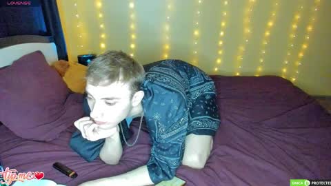 felixcurt online show from April 21, 8:09 am