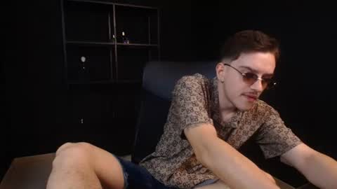 Snapshot of felixstark chatting on July 7, 7:23 am FelixStark online show from July 7, 7:23 am