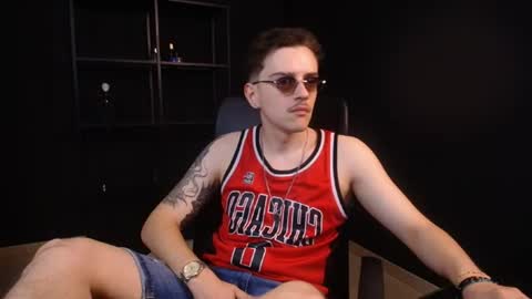 Snapshot of felixstark chatting on July 8, 5:23 am FelixStark online show from July 8, 5:23 am