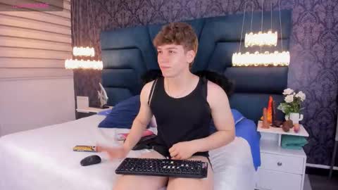 Femboy Max online show from February 7, 11:47 am