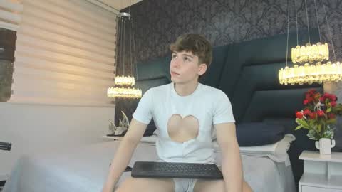 Femboy Max online show from March 14, 11:59 am