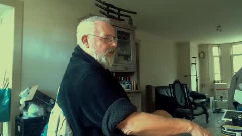 Snapshot of femdom_sub chatting on November 13, 9:19 am femdom_sub online show from November 13, 9:19 am