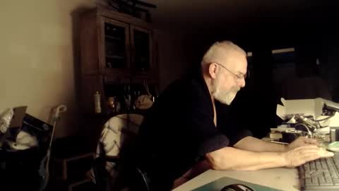 Snapshot of femdom_sub chatting on November 24, 2:44 am femdom_sub online show from November 24, 2:44 am