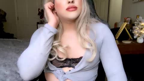 this is justice tricia a bigelow. she was fucking my husband tom girardi online show from December 16, 8:26 pm