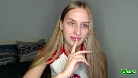 Femke online show from October 1, 7:42 pm