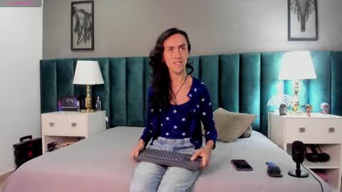 Snapshot of fenix_karoll chatting on January 1, 7:09 am Karol online show from January 1, 7:09 am