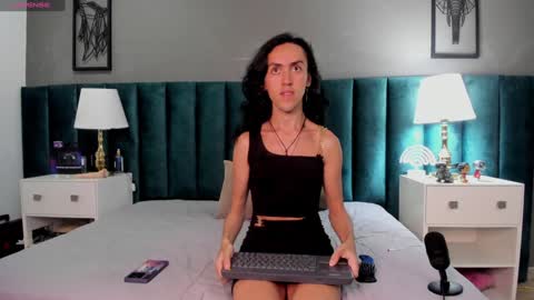 Snapshot of fenix_karoll chatting on January 3, 7:07 pm Karol online show from January 3, 7:07 pm