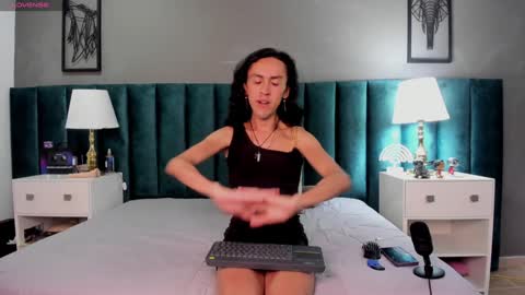 Snapshot of fenix_karoll chatting on January 4, 12:05 am Karol online show from January 4, 12:05 am